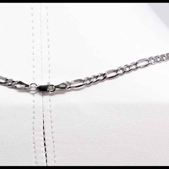 14k White Gold Figaro Chain. 20 inches - Picture 8 of 11